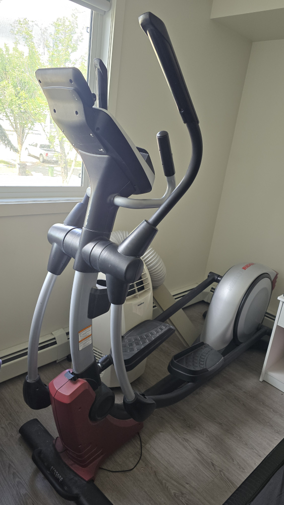 HealthRider H45e Elliptical Trainer-$1,800 New! - photo 2