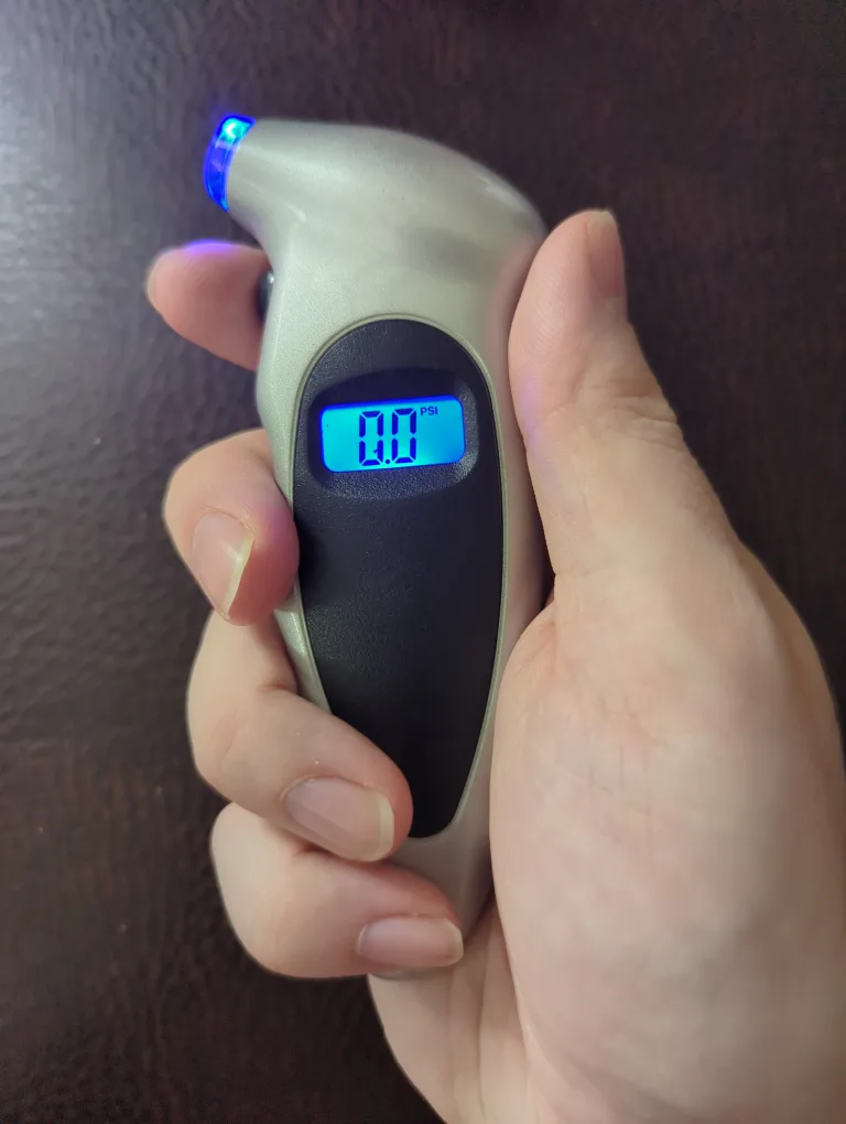 Like New Once Used - Digital Tire Gauge - Car, Truck, Bicycle image indicator(3)