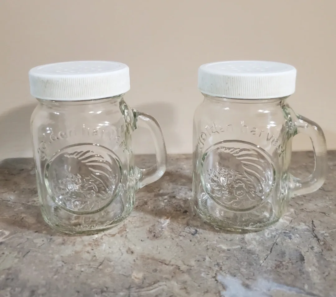 🇨🇦 Vintage Golden Harvest Mason Jar Salt & Pepper Shakers thumbnail