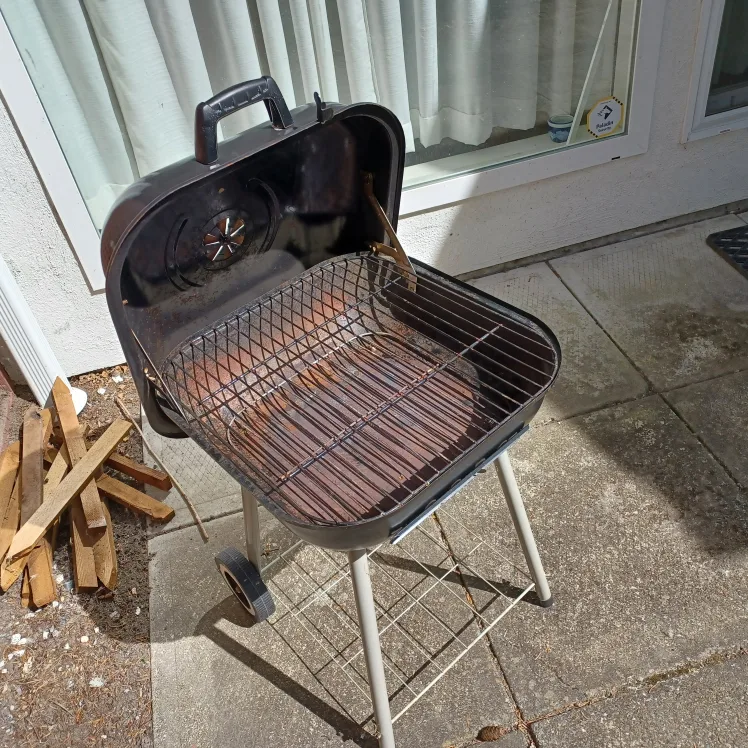 Charcoal BBQ Grill image indicator(2)