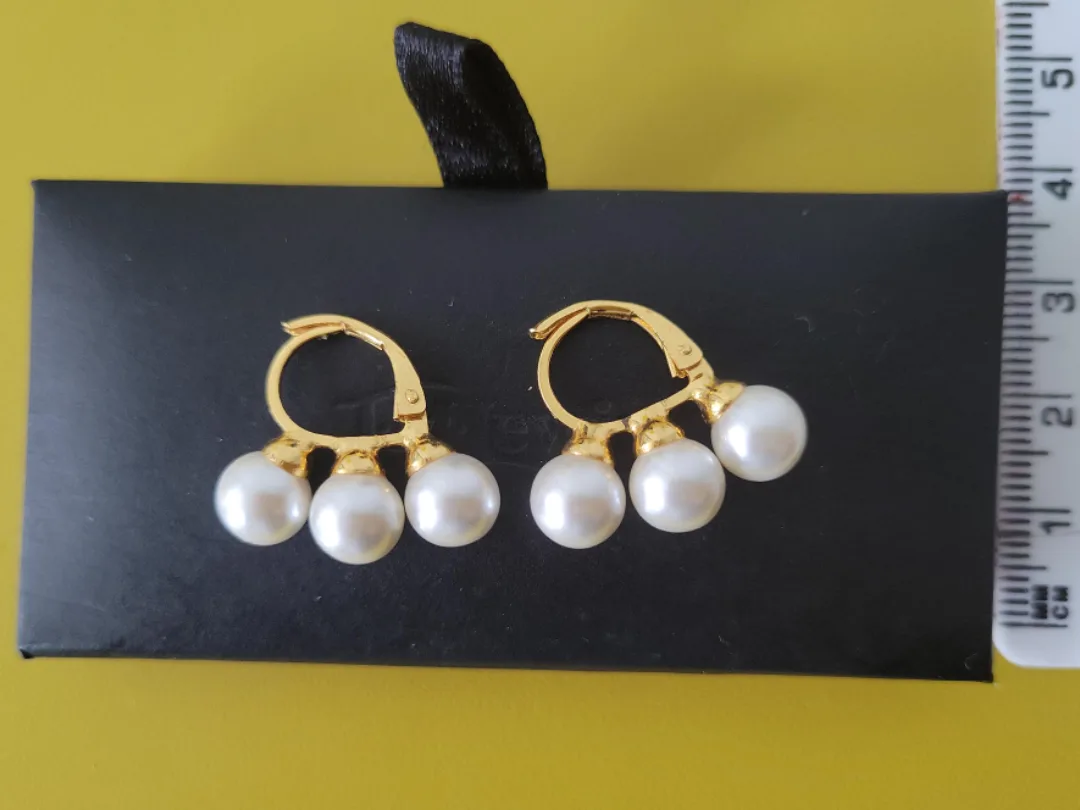 Pearl Drop Earrings thumbnail
