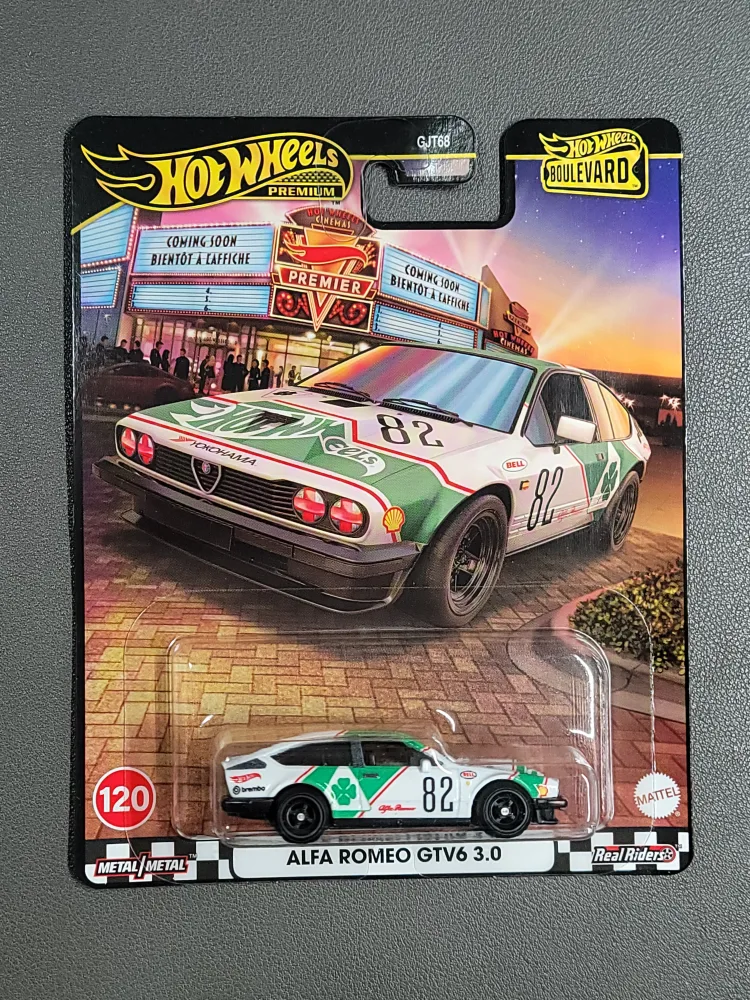Hot Wheels Premium Alfa Romeo GTV6 3.0 - New thumbnail
