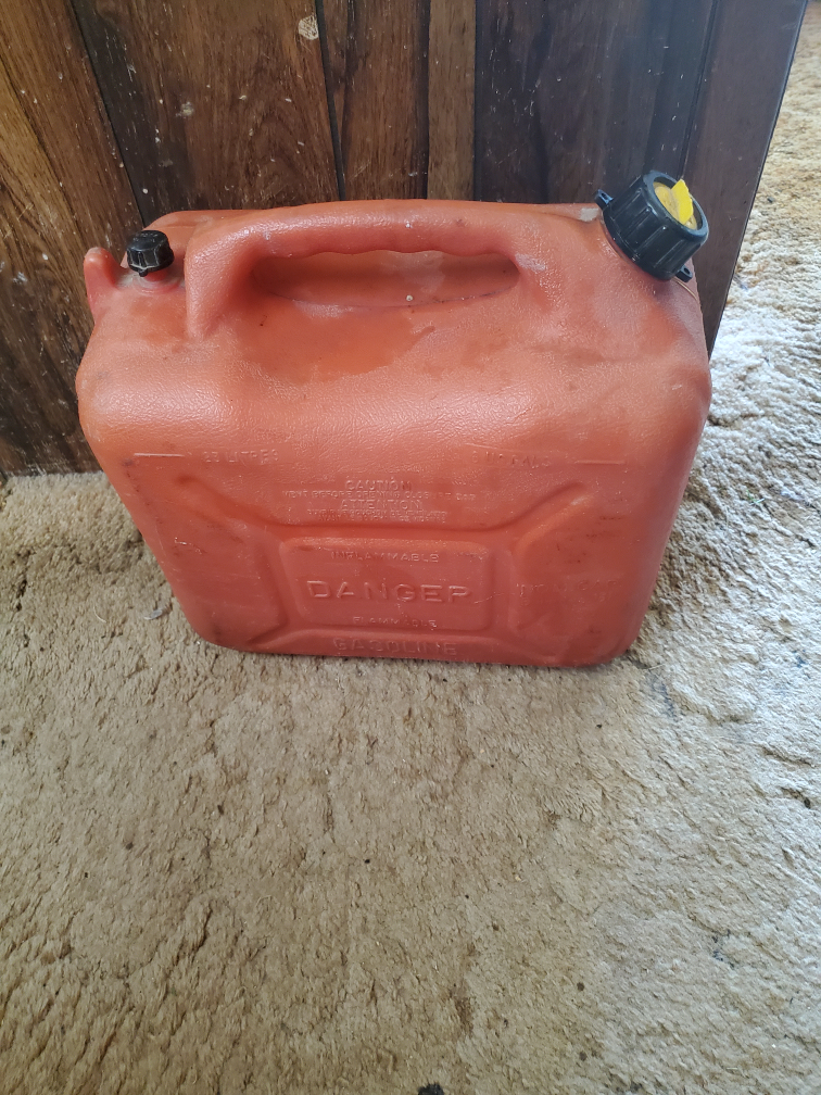 Red 5 gallons Gas Can - photo 2