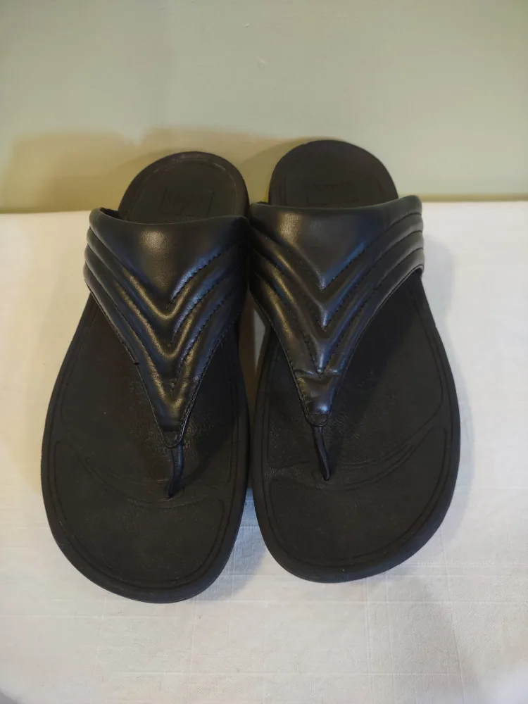 Fitflop Black Flip Flops - US 9 image indicator(3)