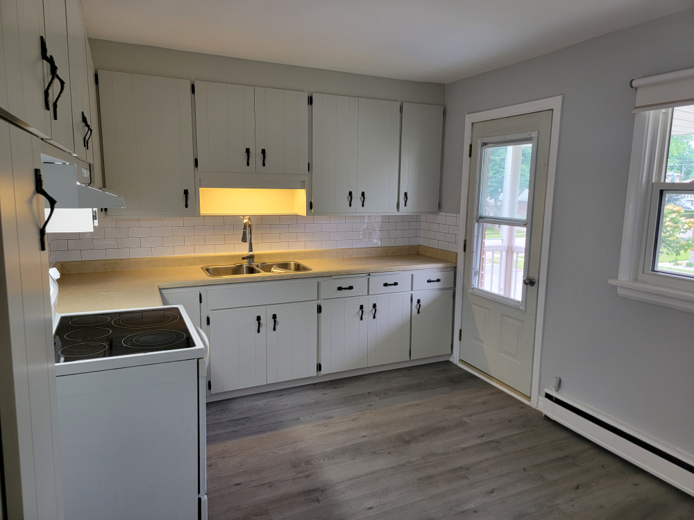 large unit 2BD for rent - photo 2