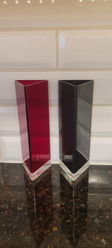 Red & Black Decorative Vases - Set of 2 🇨🇦🍁 thumbnail