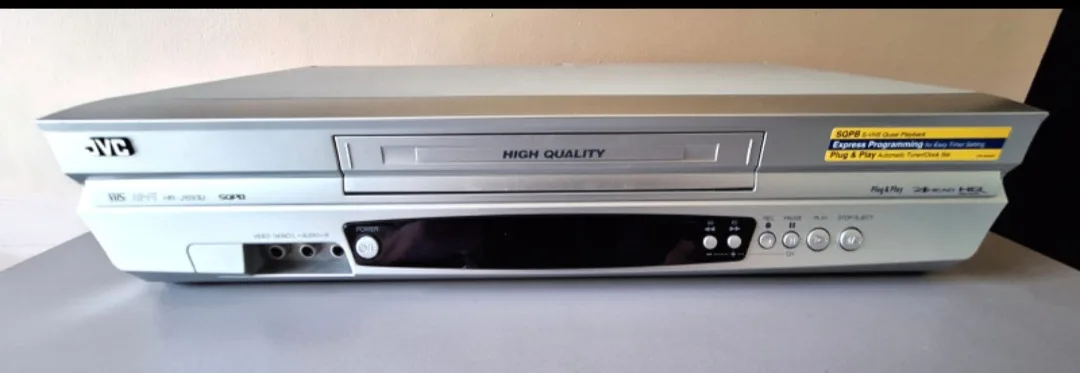 JVC HR-J693U VCR Player VHS Tape Recorder 4 Head HiFi Stereo thumbnail