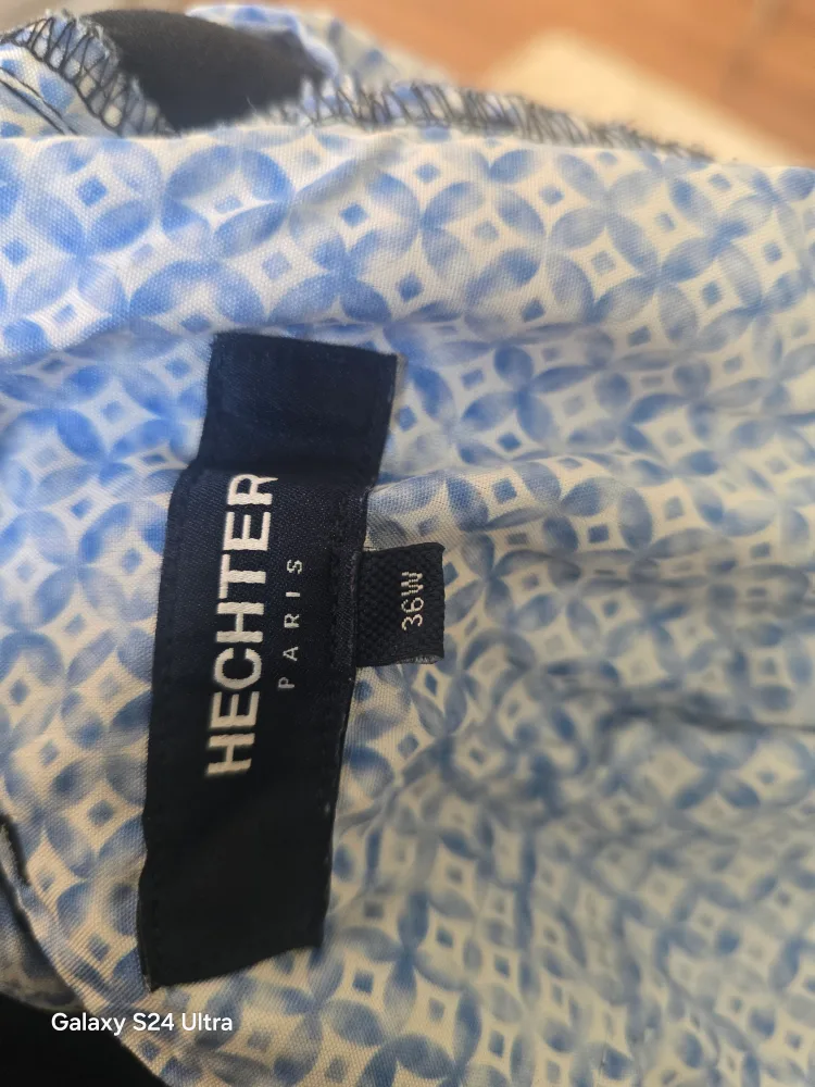 Hechter Paris Black Shorts - Size 36W image indicator(3)