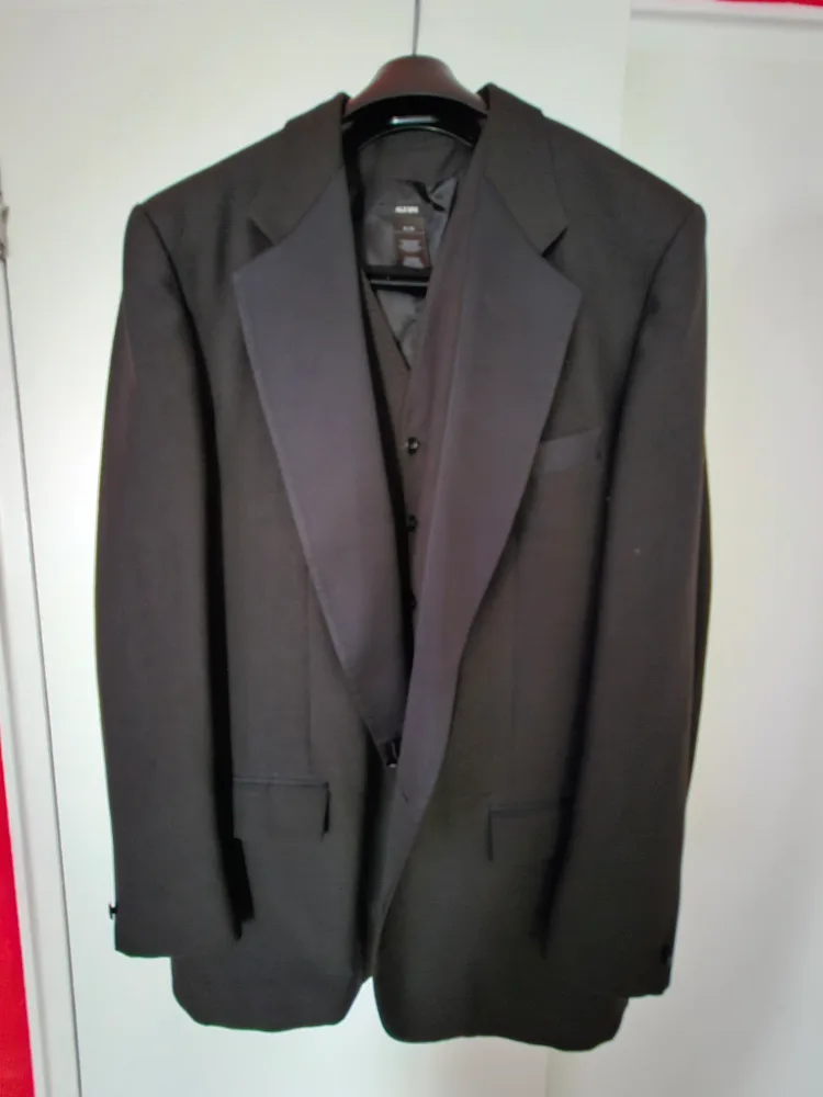 Alfani Black Tuxedo - Size XL image indicator(5)