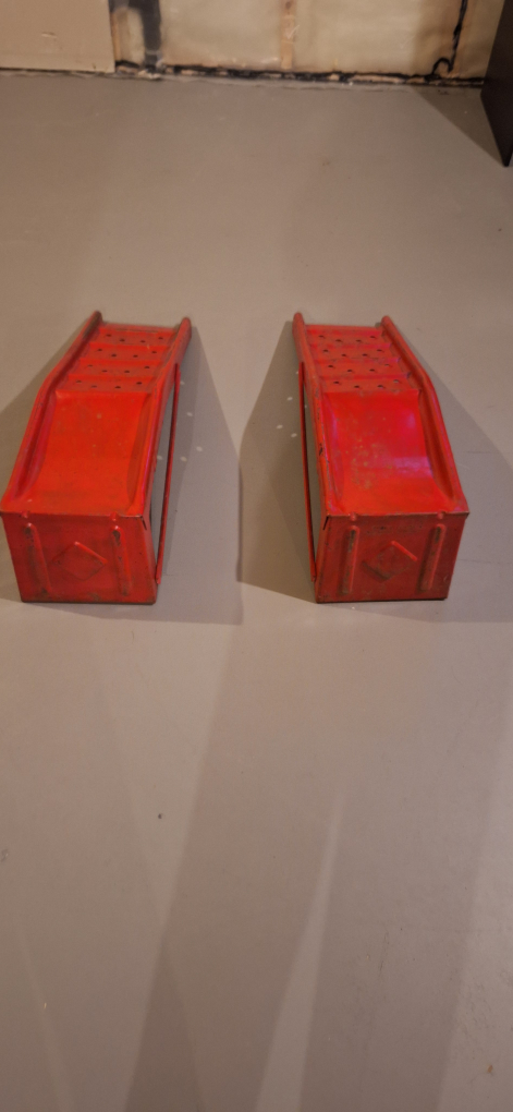Red Metal Car Ramps - Pair - photo 3
