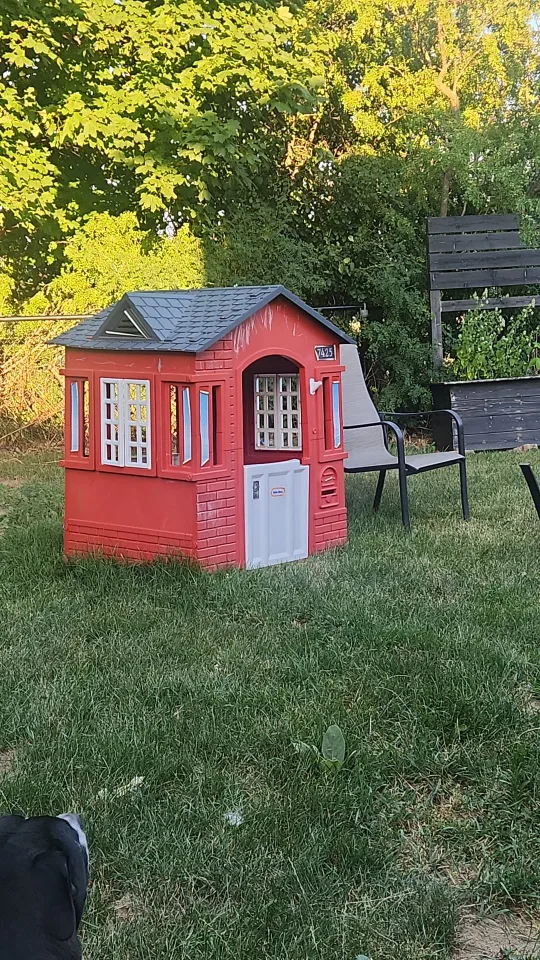 Little Tikes Red Playhouse thumbnail