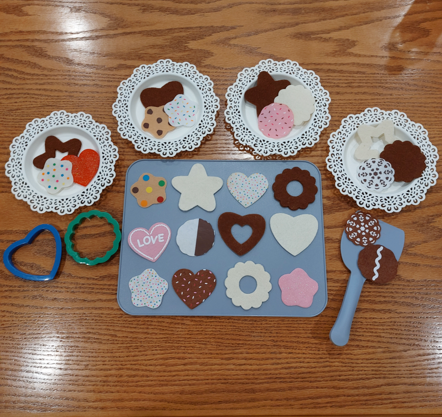 Melissa & Doug Felt Baking Set