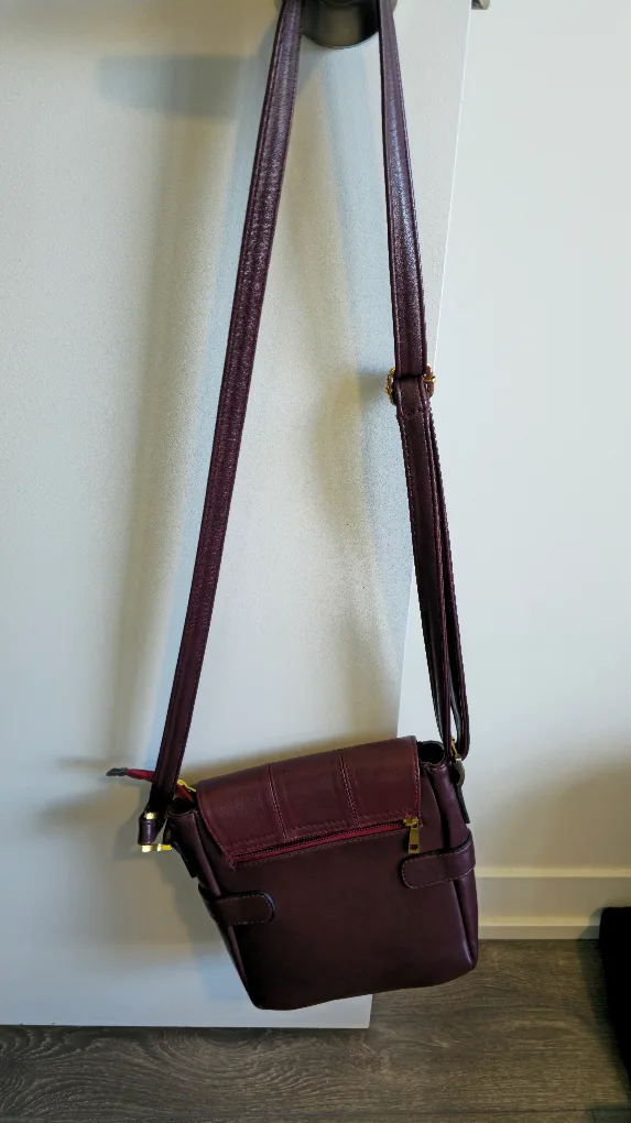 Burgundy leather Crossbody Bag image indicator(2)