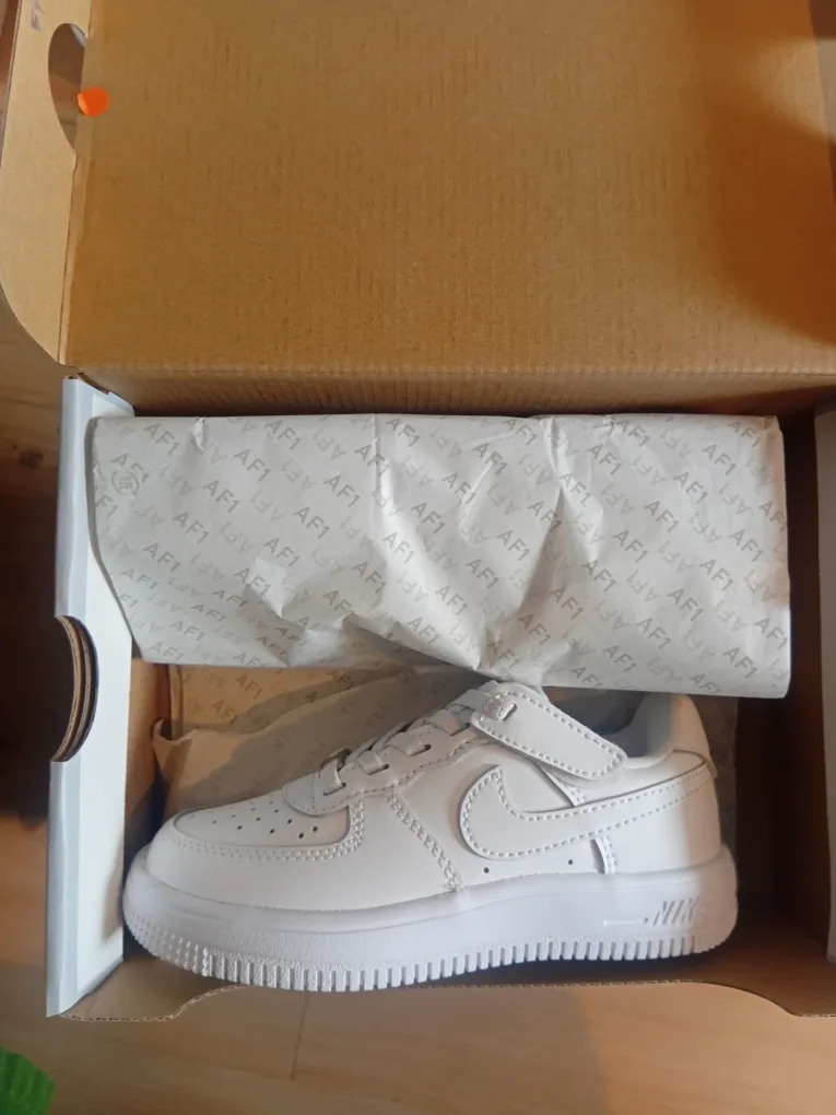 New Nike Air Force 1 Kids' Shoes - Size 11C thumbnail