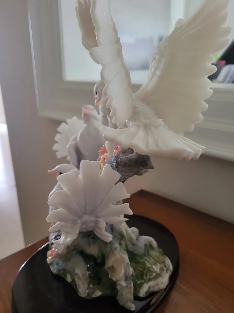 Ruby's Collection Dove Figurine image indicator(5)