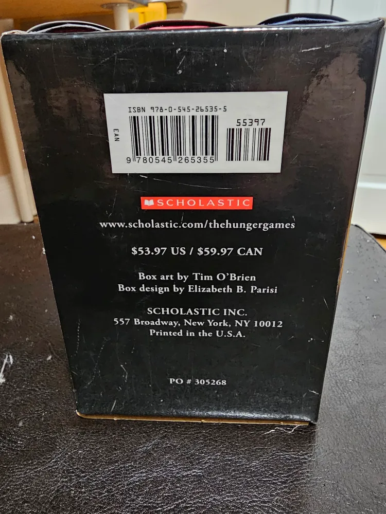 The Hunger Games Trilogy Box Set by Suzanne Collins image indicator(3)