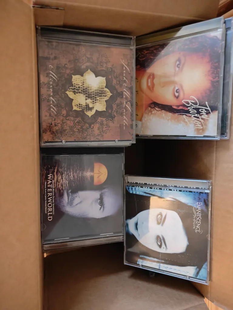 45 Box of Assorted Music CDs image indicator(4)