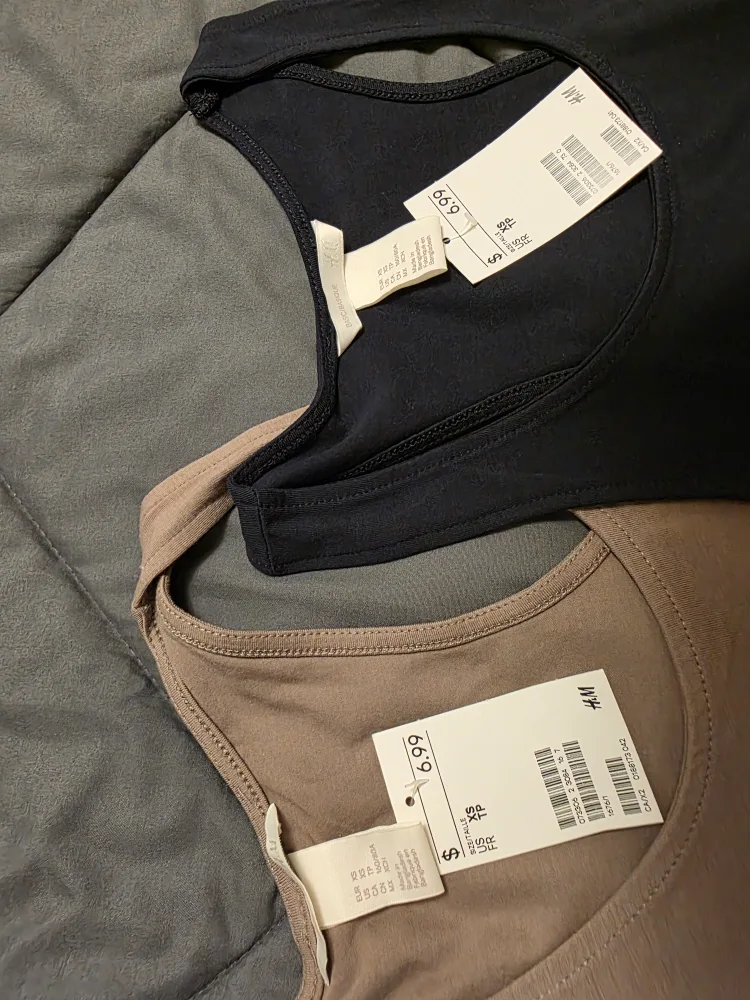 H&M Tank Tops - Size XS image indicator(2)