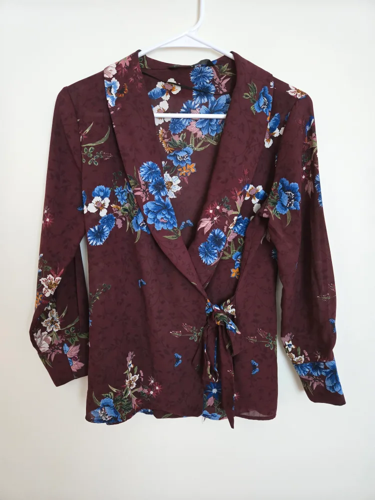 Zara Basic Collection Floral Blouse - Size S thumbnail