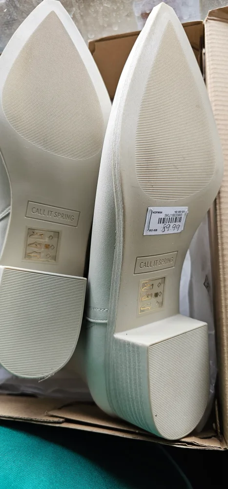 New Cream / Biege Chelsea Boots Call It Spring - Size 9 image indicator(2)