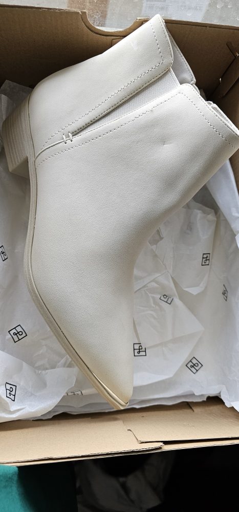 New Cream / Biege Chelsea Boots Call It Spring - Size 9 - photo 5