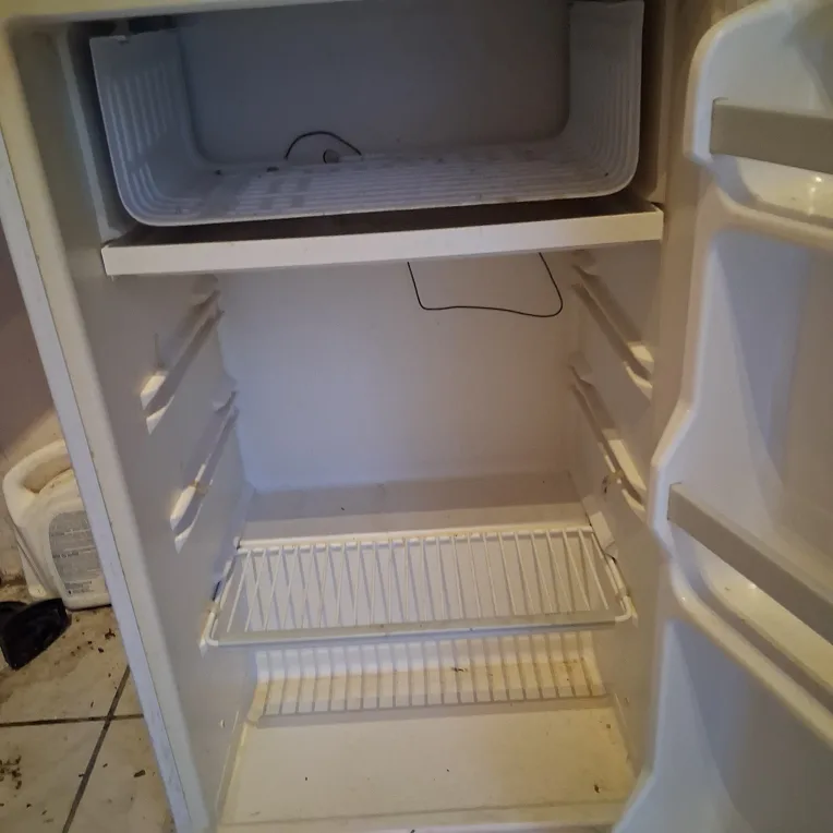Small Bar Fridge - Great for tight spaces thumbnail