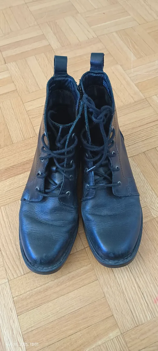 Børn Women's Leather Betsy Boots - Black, Size 6.5 image indicator(2)