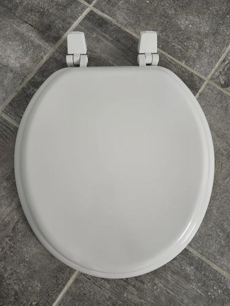 New Bemis White Toilet Seat thumbnail