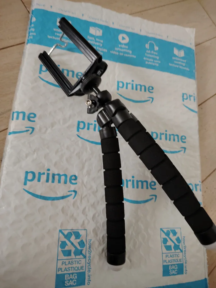 Mini Flexible Tripod with Phone Clip image indicator(3)