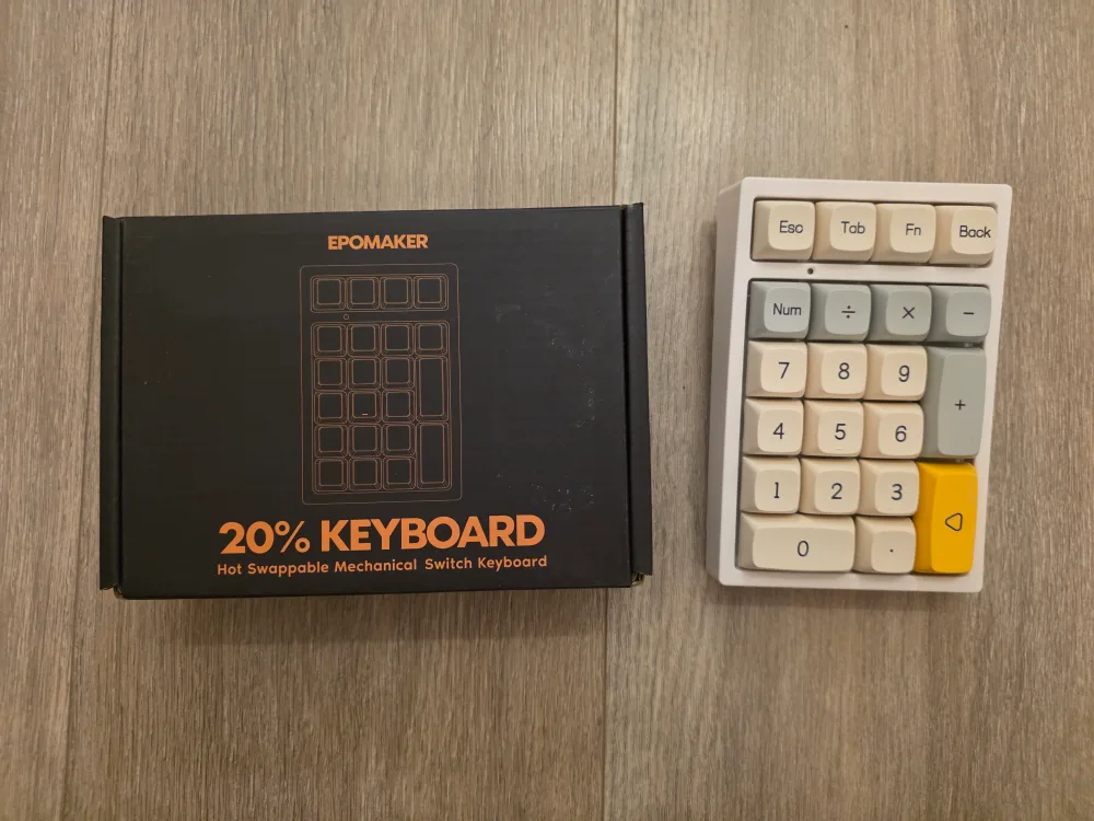 Epomaker TH21 Wired/Wireless Numpad - Cream thumbnail