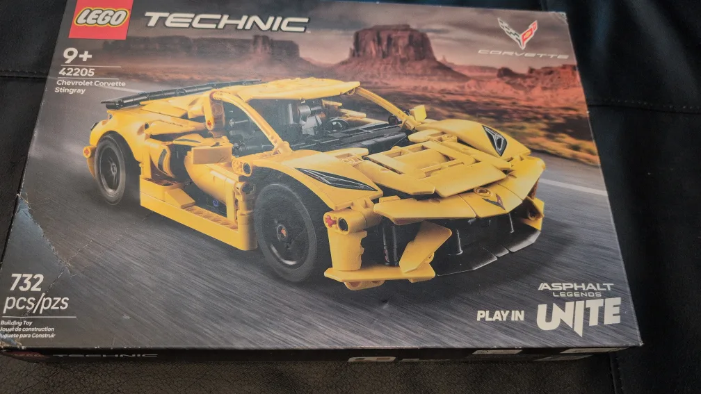 Lego Technic 42205 Chevrolet Corvette Stingray thumbnail