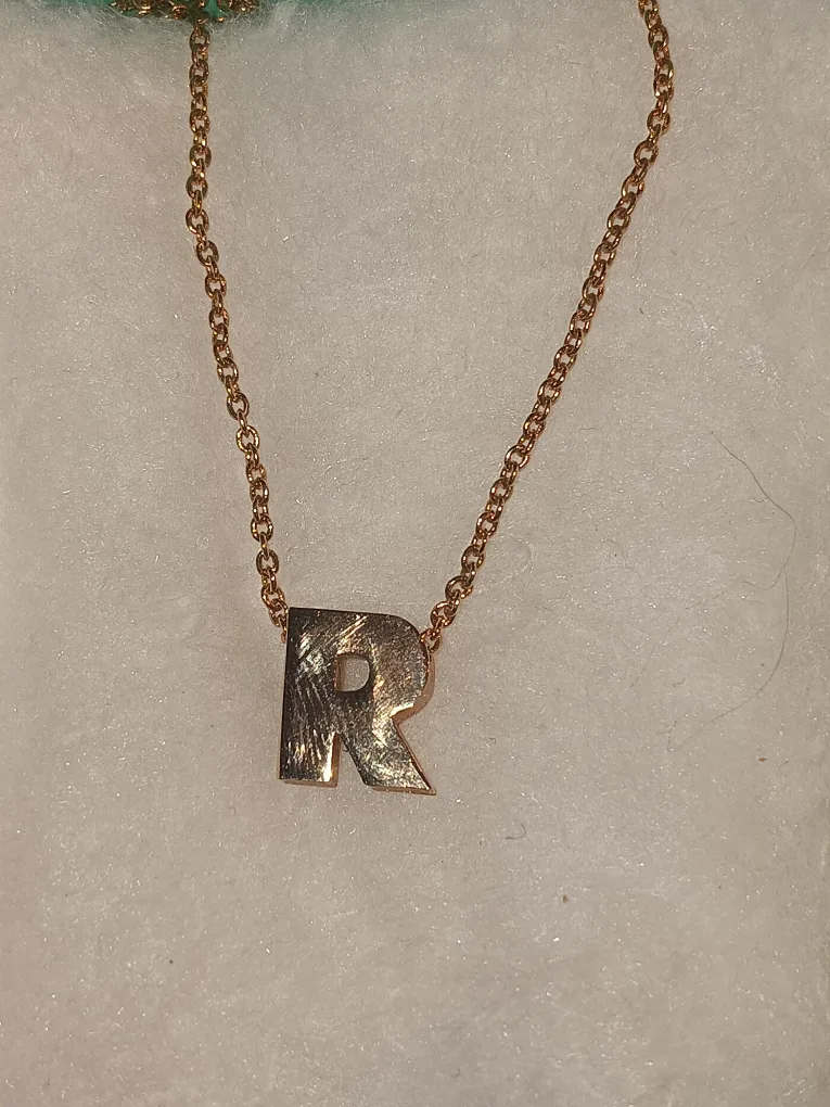 Avon Initial 'R' Necklace thumbnail