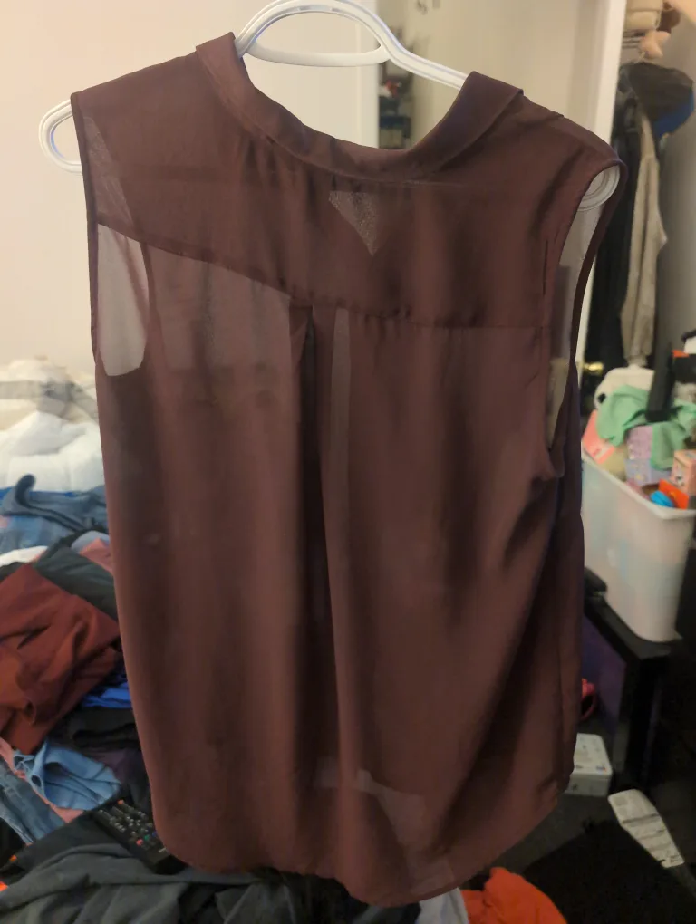 H&M Burgundy Sleeveless Blouse - Size 10 image indicator(2)