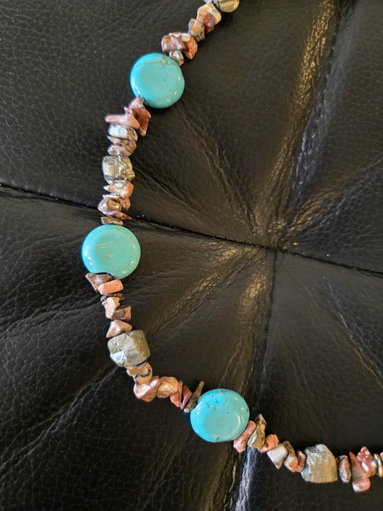Turquoise & Stone Chip Necklace image indicator(3)
