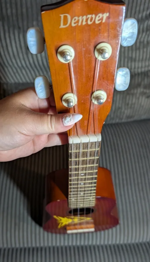 Amazing Denver Ukulele with Sunny Ukulele Case 🌺🏝️🎶 image indicator(4)