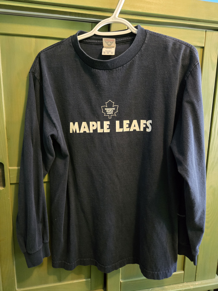 Alstyle Apparel Maple Leafs Long Sleeve - M