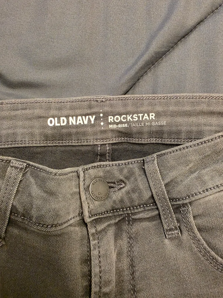 Old Navy Rockstar Jeans - Size 4 regular image indicator(3)