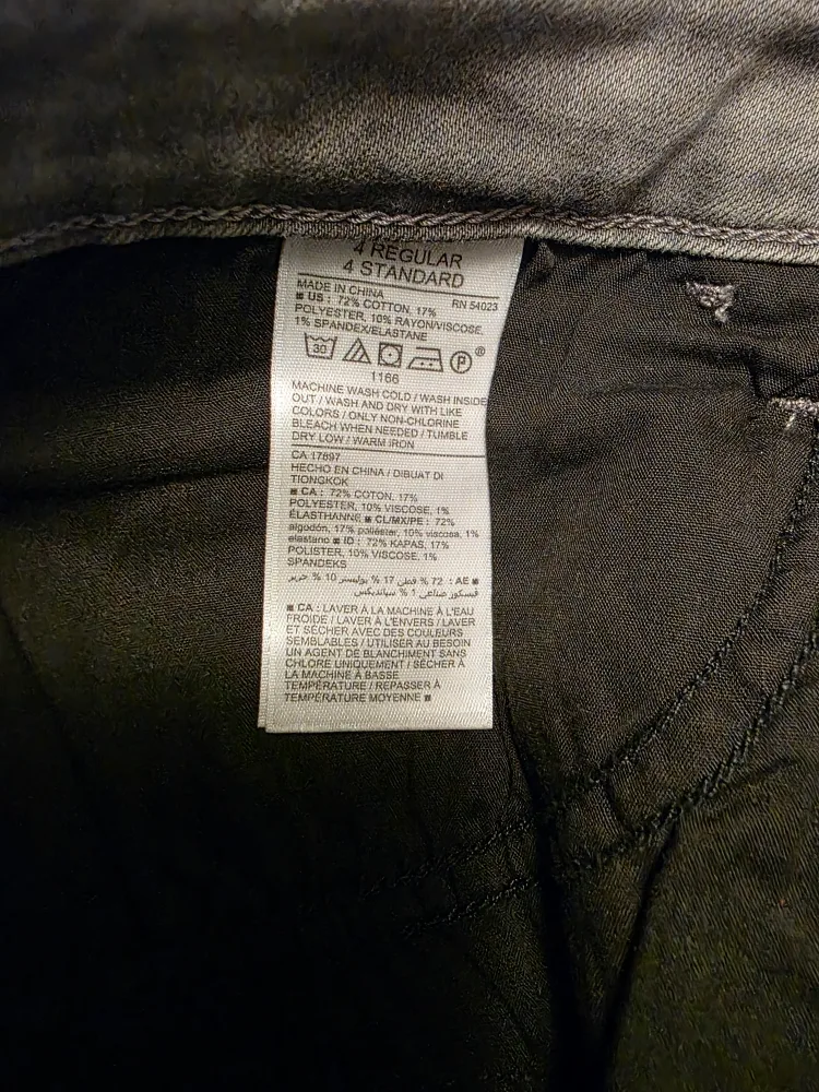 Old Navy Rockstar Jeans - Size 4 regular image indicator(4)