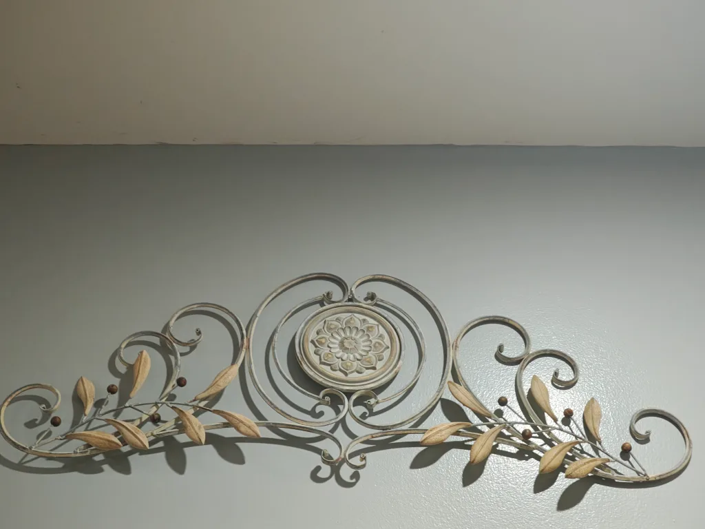 Metal Wall Decor with Floral Design thumbnail