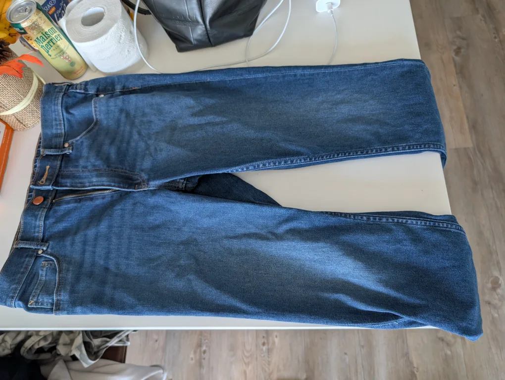 NEW H&M Skinny High Waist Jeans image indicator(3)