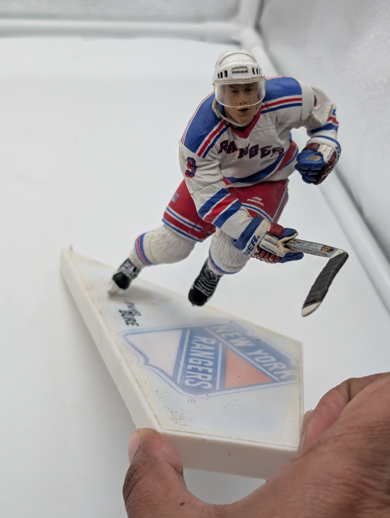 Wayne Gretzky NY Rangers Figurine