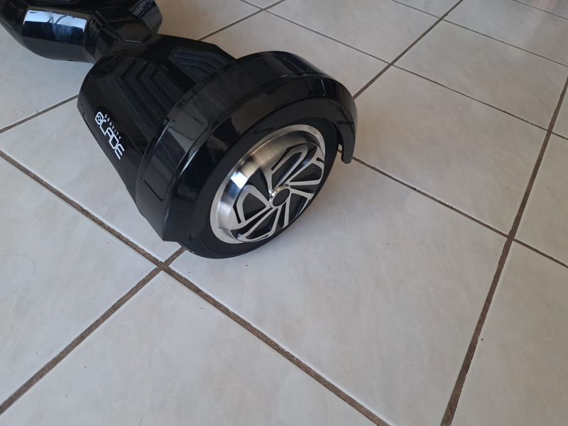 Gravity Blade DLX 8.0 Hoverboard - photo 2
