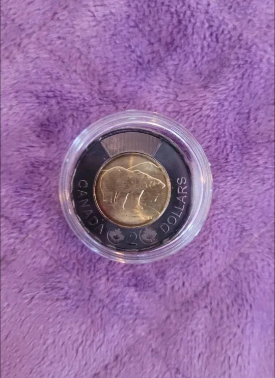 $2 Coin Honoring Queen Elizabeth II image indicator(3)