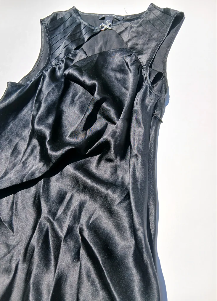 Banana Republic Black Sleeveless Top - Size S image indicator(3)