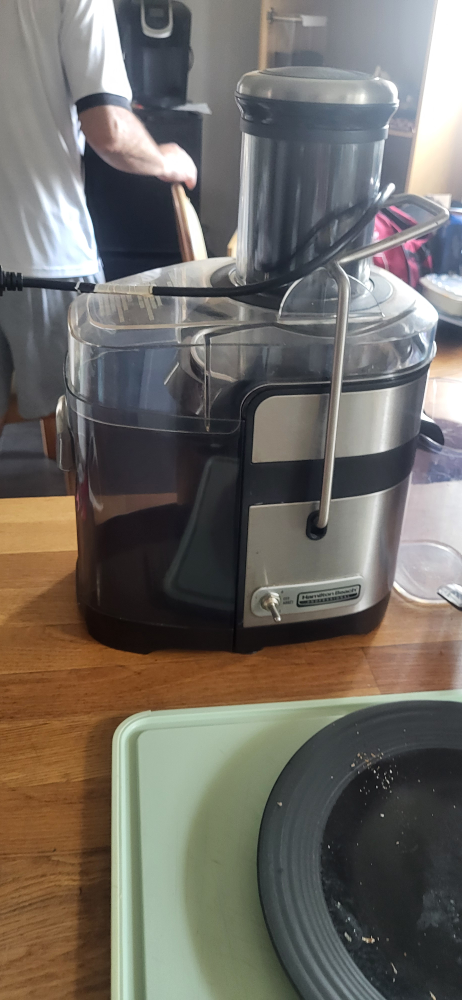 Hamilton Professional Super Chute Easy Clean Juice Extractor - photo 4