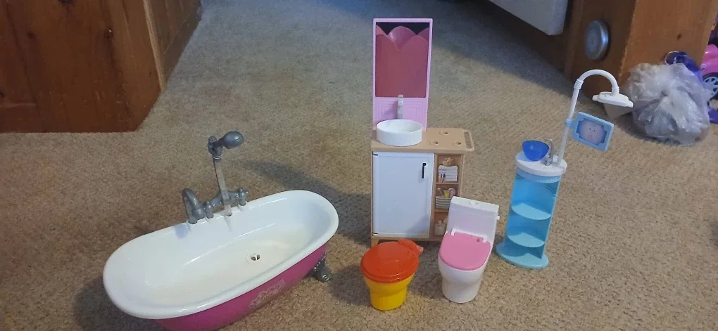 Barbie Doll Bathroom Set thumbnail