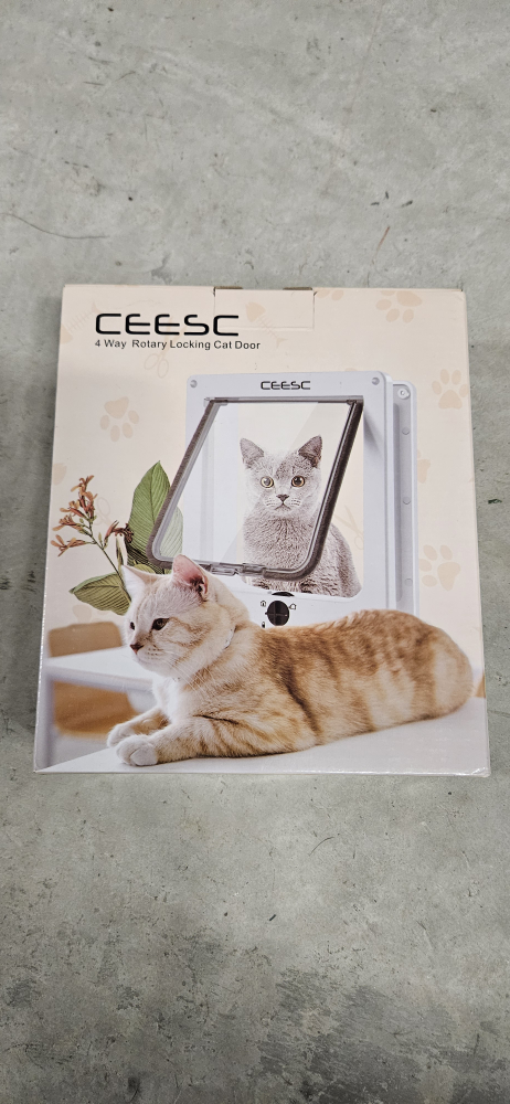 CEESC 4 Way Rotary Locking Cat Door - used with Box!