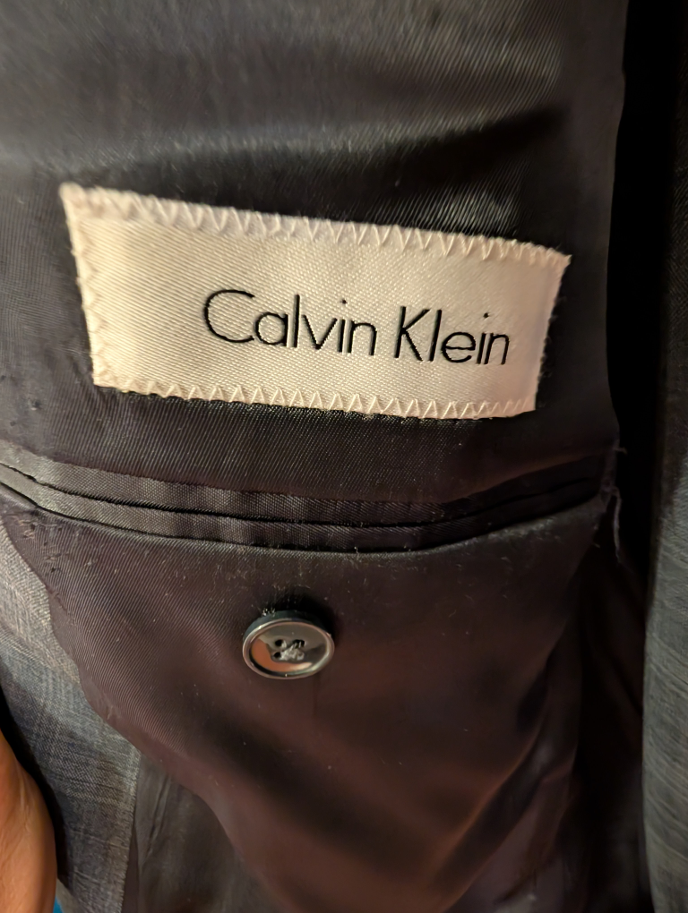 Calvin Klein Wool Suit - Size 40R - photo 3