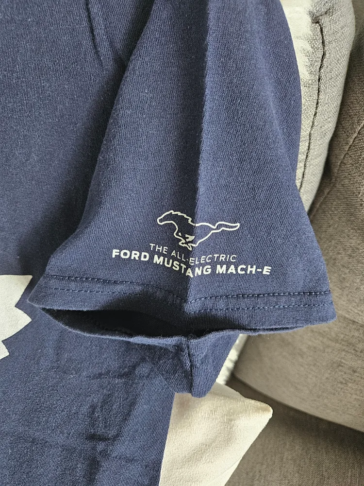 Gildan Black T-Shirt Size M image indicator(6)