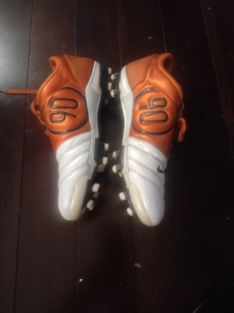 Nike Air Zoom Total 90 III  – Size US 9.5 / UK 8.5 image indicator(2)